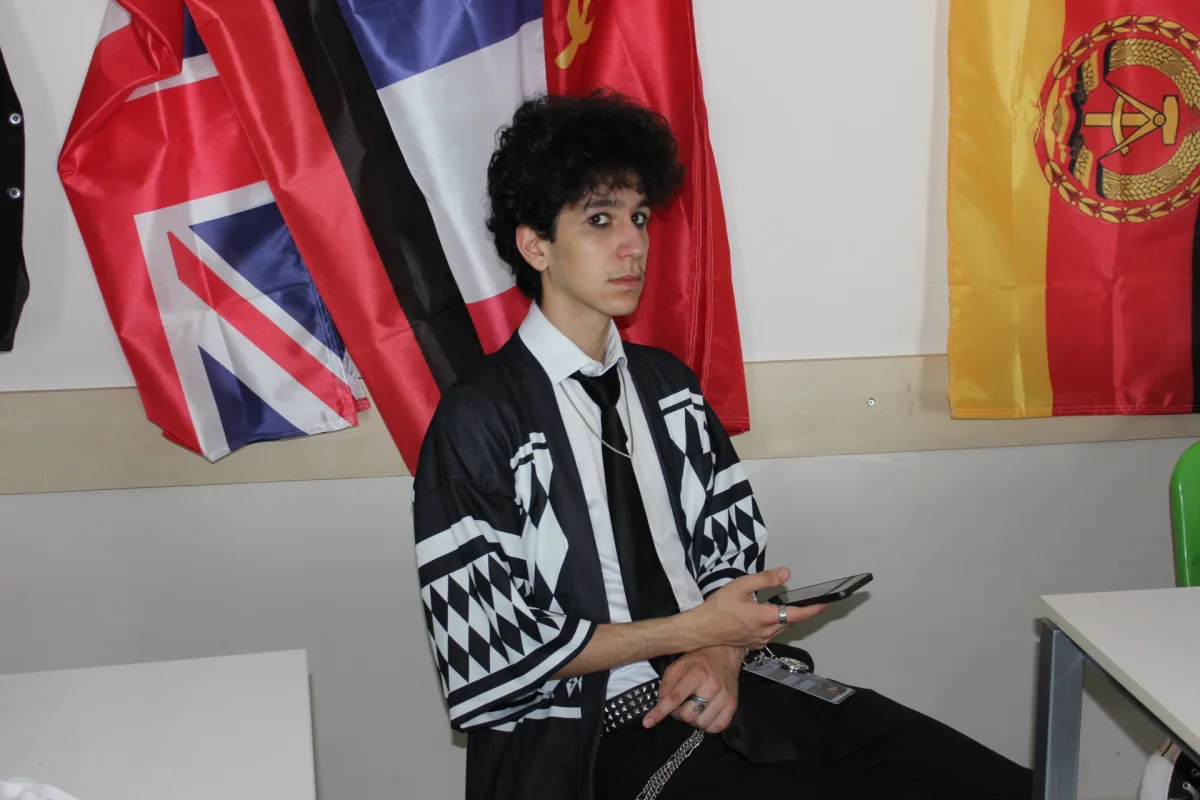 CRISIS ROOM